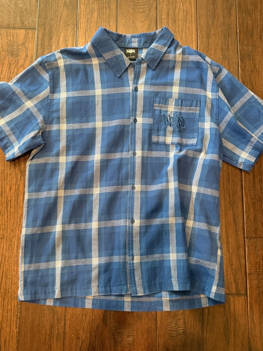 Men’s Empyre Blue Plaid Short-Sleeve Button-Up Shirt size Large